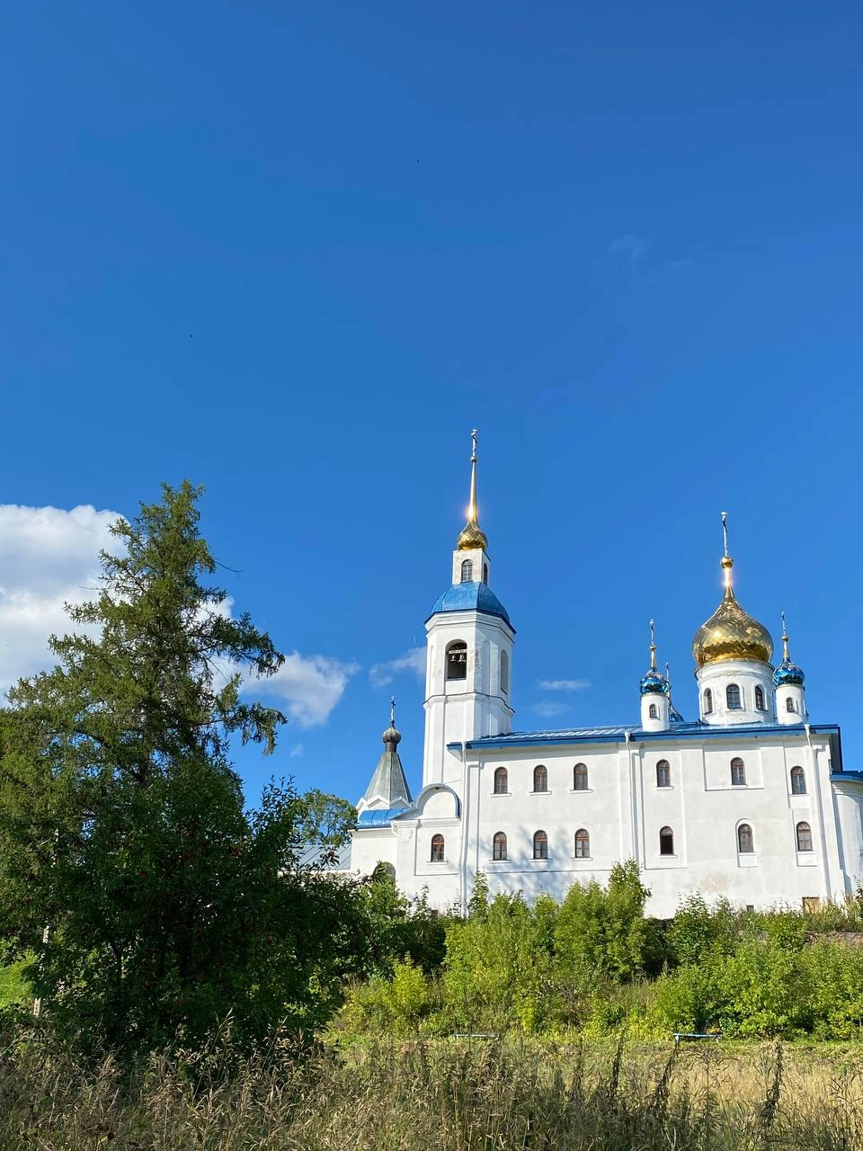 Череменецкое озеро и Иоанно-Богословский монастырь